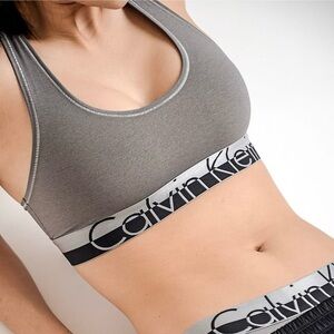 Calvin Klein Sports Bra, Grey Large
